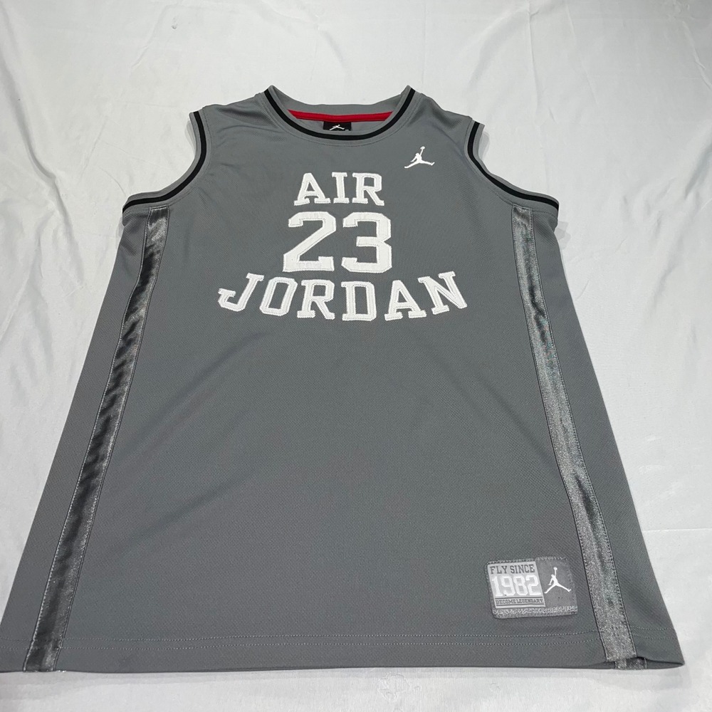 Jordan Boys XL Grey Air 23 Jordan Basketball‎ Jersey Sleeveless Shirt 9947-101